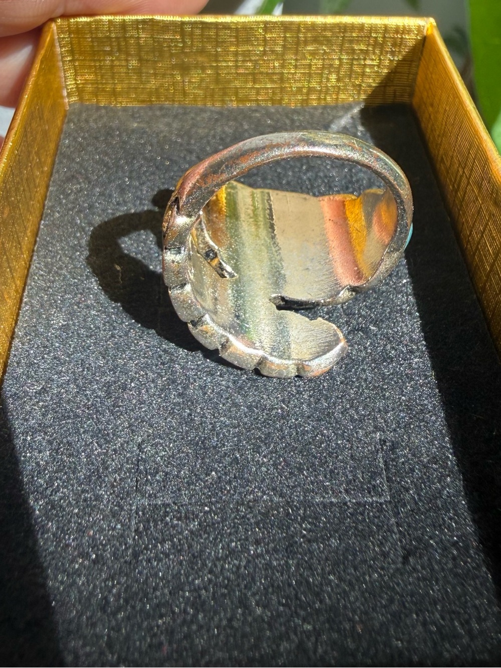 Ladies Ring 8.5 - Picture 4 of 7